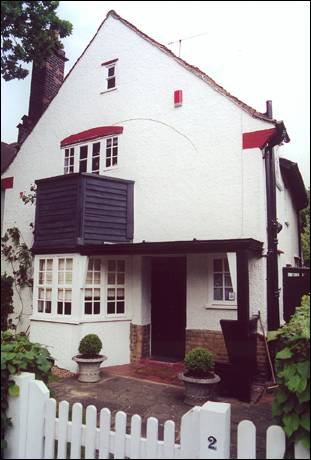 02 Asmuns Place